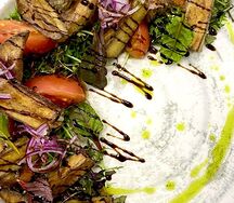 Салат с хрустящим баклажаном