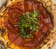 Пицца с салями