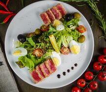 Салат с тунцом