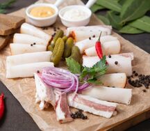 Плато из сала