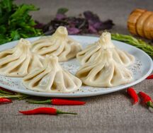 Хинкали отварные с соусом тузлук