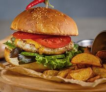 Бургер с говяжьей котлетой