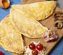 Омлет с помидором и сыром