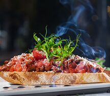 Брускетта с вялеными томатами