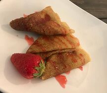 Блинчики с джемом и ягодами