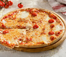 Пицца Маргарита Гурмэ 28 см, на тонком тесте