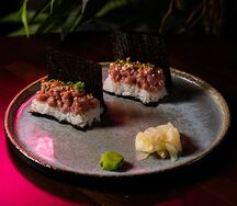 Авторский ролл с говядиной