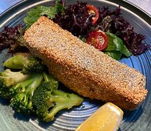 Лосось, кунжут и брокколи