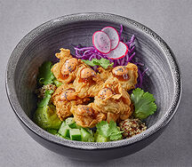 Боул с хрустящей курицей и киноа