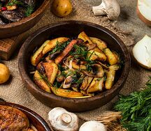 Картофель, обжаренный с грибами