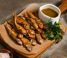 Жареная барабулька с ткемали