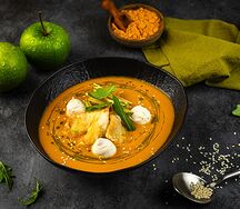 Тыквенный суп с курицей и карри