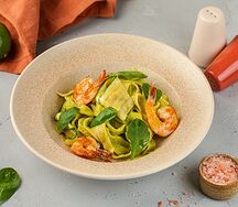 Паппарделле с креветками, цукини и соусом Песто