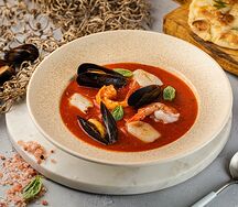 Томатный суп с морепродуктами