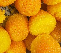 Ягоды в желтой обсыпке