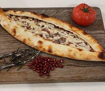 Пиде узун с телятиной