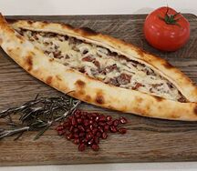 Пиде узун с копченой говядиной