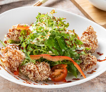 Салат с хрустящим цыпленком