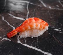 Суши с креветкой