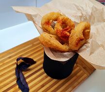 Кольца кальмара во фритюре