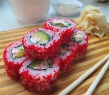 Калифорния с икрой лосося