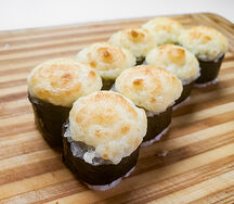 Мини-роллы, запеченные с угрем