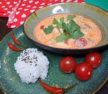 Том ям с лососем