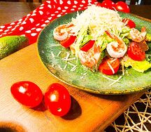 Салат Цезарь с креветкой