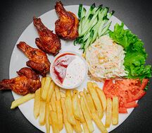 Крылышки с гарниром