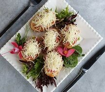 Брускетта с сёмгой