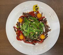 Теплый салат с говядиной Фирменный БоБо