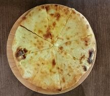 Осетинский пирог с картофелем, сыром и зеленью