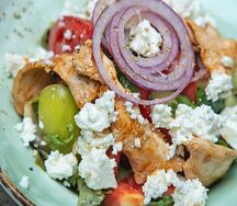 Греческий с курицей BBQ