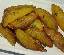 Жареный картофель с розмарином