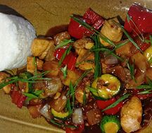 Теплый салат с курицей