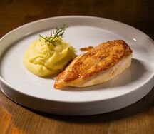 Запечённое филе курицы с картофельным пюре