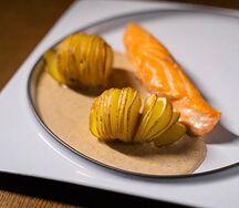 Лосось с картофелем