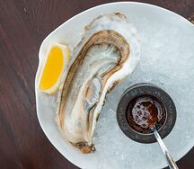 Устрица живая изумрудная