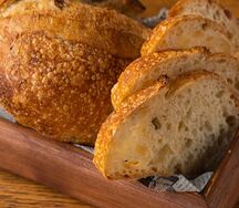 Греческий с оливами и маслом extra virgin