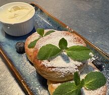 Сырники со сметаной