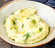 Пюре с зеленью и желтком