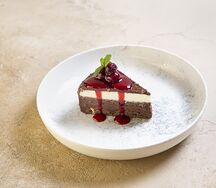 Шоколадный торт с куантро