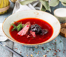 Борщ с уткой и черносливом