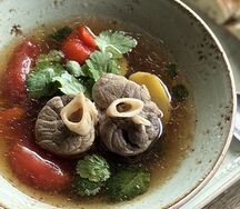 Шурпа из баранины с горячим пури