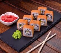 Ролл Жареный с курицей и крабом