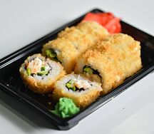 Горячий ролл с креветкой