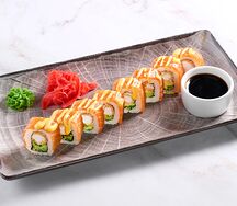 Ролл с лососем и манго