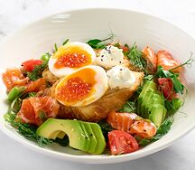 Завтрак на траве с лососем