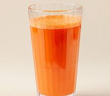 Свежевыжатый морковный сок 