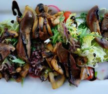 Салат Теплый с куриной печенью